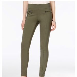 Bar III
Zip-Pocket Pull-On Skinny Pants